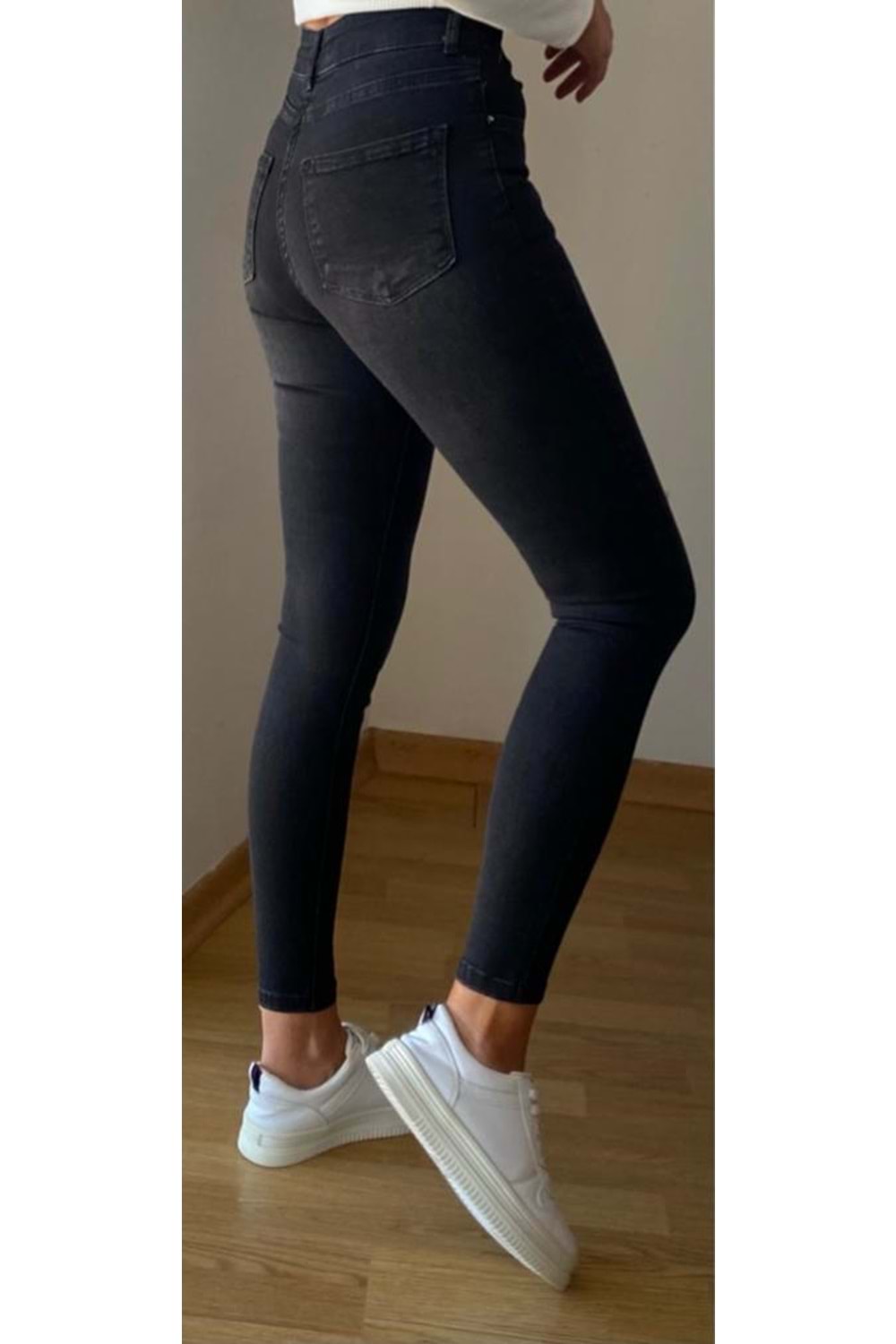 JEAN YIPRATMALI TASLANMIS DAR PACA PANT. SIYAH 29